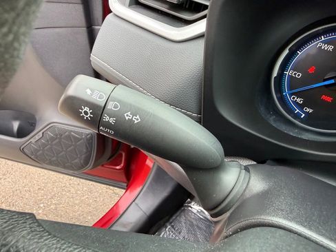 Certified 2025 Toyota RAV4 XLE image 32