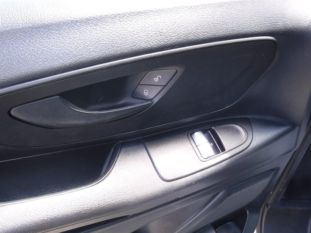 Used 2023 Mercedes-Benz Metris image 13
