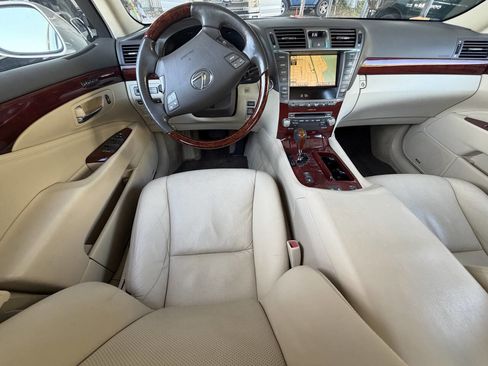 Used 2012 Lexus LS 460 w/ Comfort Pkg image 12