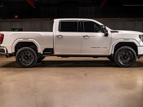 Used 2022 GMC Sierra 2500 Denali w/ Denali Ultimate Package AWD/4WD image 10