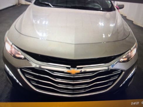 Used 2023 Chevrolet Malibu LT image 2