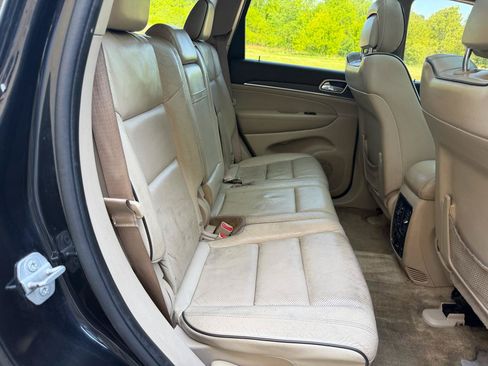 Used 2015 Jeep Grand Cherokee Overland AWD/4WD image 30