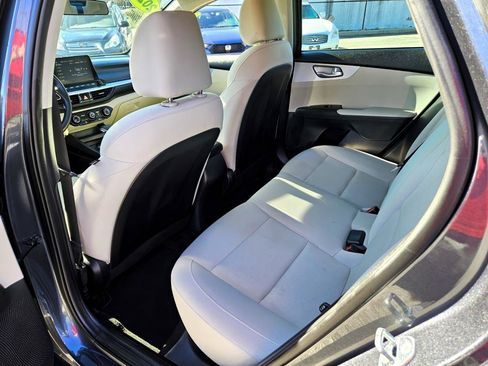 Used 2023 Kia Forte LXS w/ LXS Technology Package image 8
