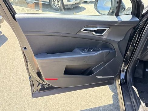 Used 2023 Kia Sportage LX AWD/4WD image 10
