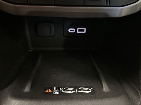 Used 2023 GMC Acadia Denali w/ Black Diamond Edition AWD/4WD image 32