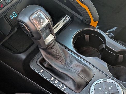 Used 2023 Ford Bronco Badlands image 11