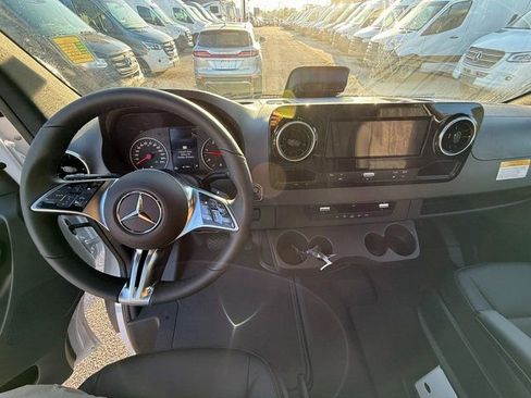 New 2025 Mercedes-Benz Sprinter 2500 image 5