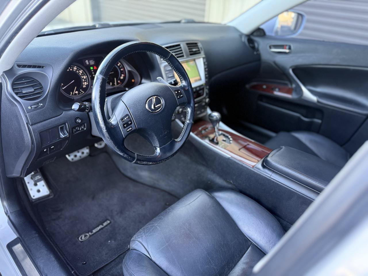 Used 2008 Lexus IS 350 w/ X Pkg w/ Sunroof RWD image 10