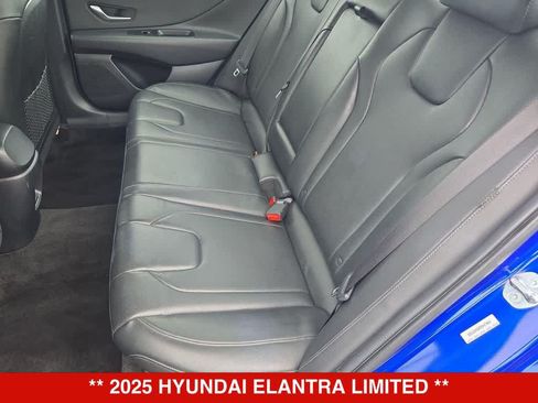 Used 2025 Hyundai Elantra Limited FWD image 19