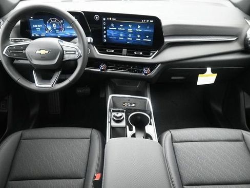 New 2026 Chevrolet Equinox LT w/ Convenience Package II AWD/4WD image 19