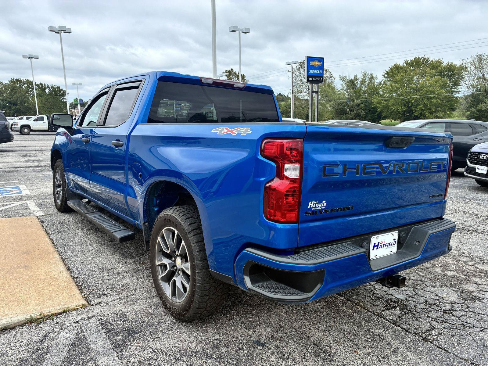 Used 2022 Chevrolet Silverado 1500 Custom w/ LPO, Dark Essentials Package AWD/4WD image 6