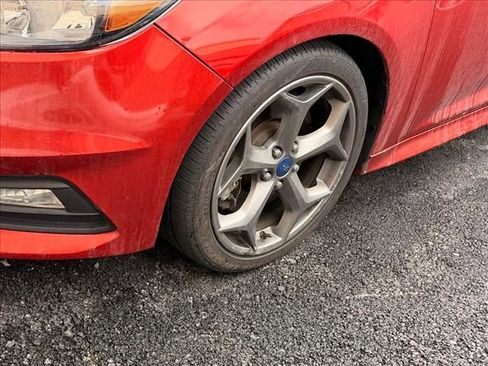 Used 2018 Ford Focus ST image 24