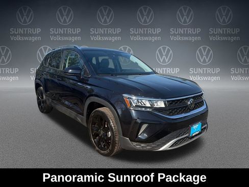 Used 2024 Volkswagen Taos SE image 8