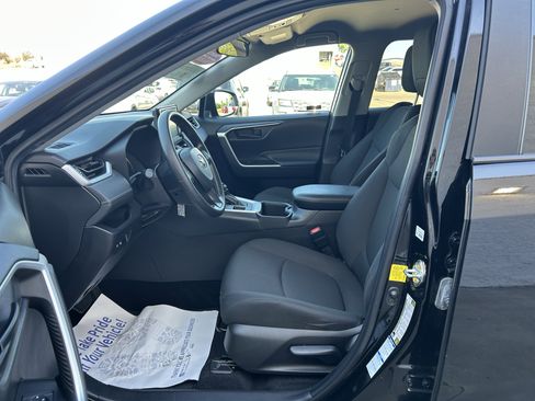 Used 2022 Toyota RAV4 LE w/ Carpet Mat Package (TMS) AWD/4WD image 13