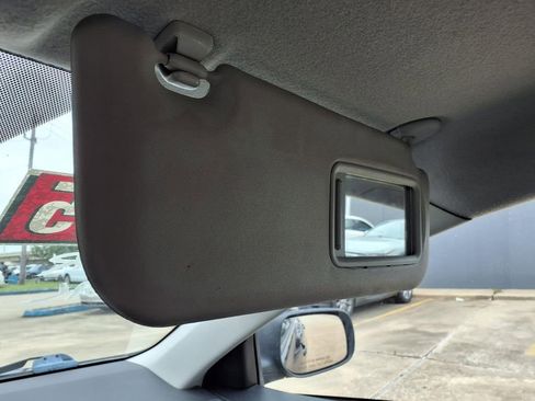 Used 2013 Toyota Corolla L FWD image 28