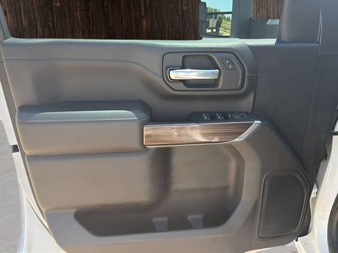 Used 2023 Chevrolet Silverado 2500 LT AWD/4WD image 18