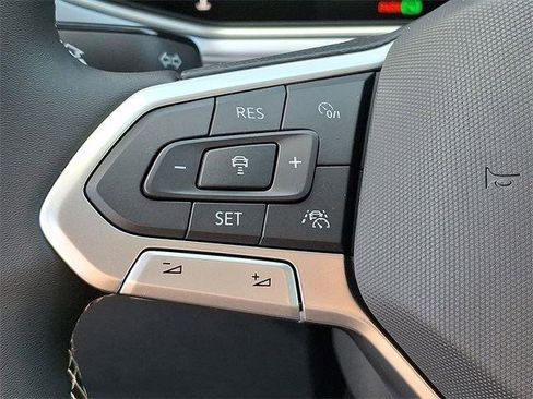 New 2025 Volkswagen Taos SE image 18