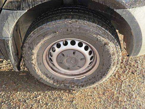 Used 2024 Mercedes-Benz Sprinter 2500 image 9