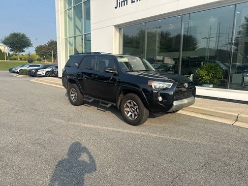 Used 2019 Toyota 4Runner TRD Off-Road AWD/4WD image 2