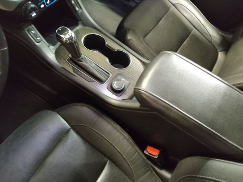 Used 2019 GMC Acadia SLT FWD image 26