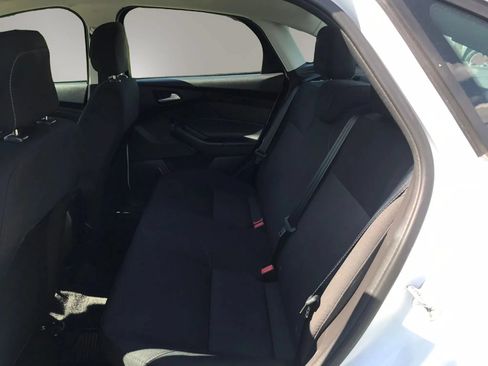 Used 2018 Ford Focus SE w/ SE Appearance Package FWD image 30