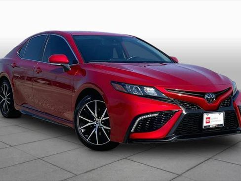 Certified 2024 Toyota Camry SE FWD image 3