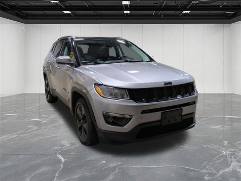 Used 2018 Jeep Compass Latitude w/ Popular Equipment Group image 7