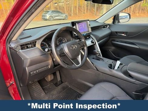 Used 2023 Toyota Venza LE image 4