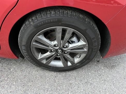 Used 2018 Hyundai Elantra SEL image 19