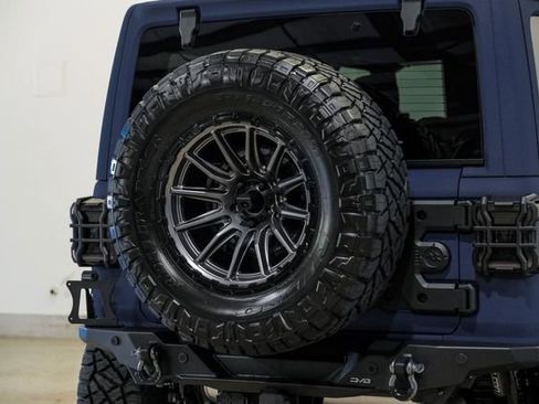 Used 2025 Jeep Wrangler Unlimited Rubicon w/ Technology Group image 83