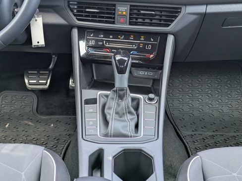 Certified 2026 Volkswagen Jetta SE FWD image 20