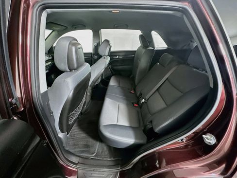 Used 2013 Kia Sorento LX w/ Convenience Pkg FWD image 25