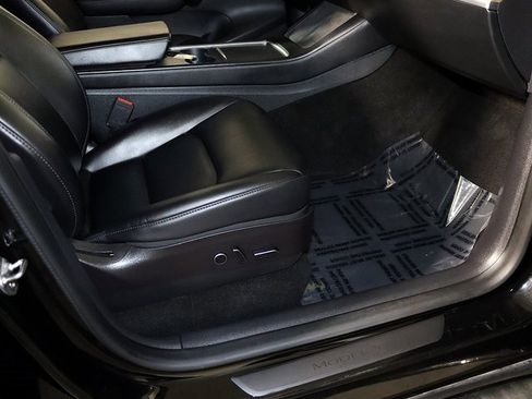 Used 2021 Tesla Model Y Long Range image 33