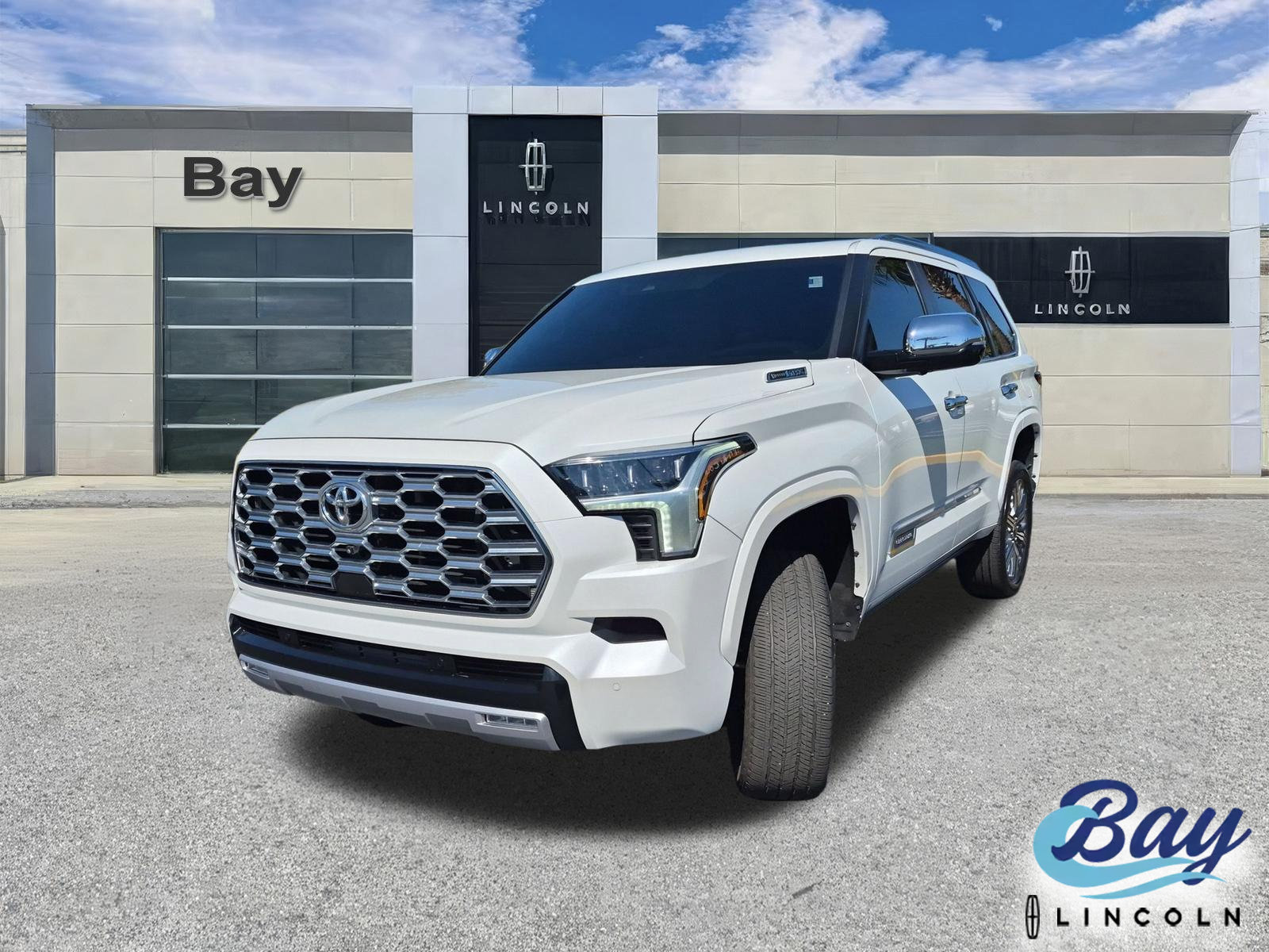 Used 2025 Toyota Sequoia Capstone AWD/4WD image 1