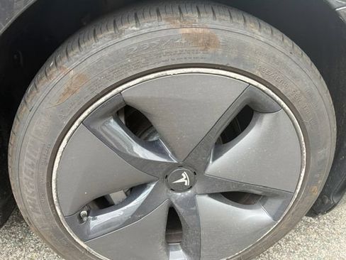 Used 2020 Tesla Model 3 Standard Range Plus RWD image 6