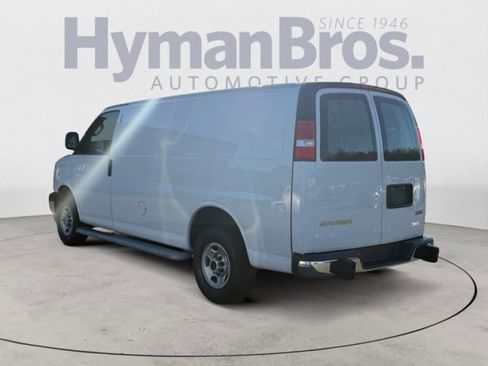Used 2024 GMC Savana 2500 w/ Driver Convenience Package image 5