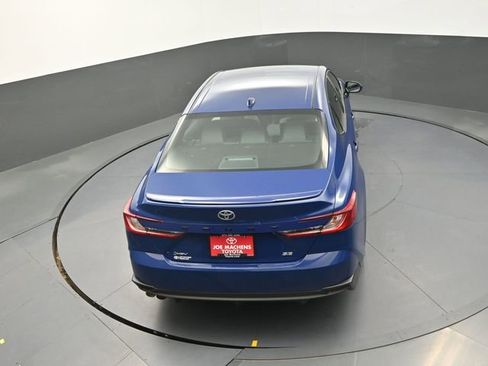 Used 2025 Toyota Camry SE image 36