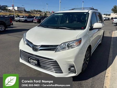 Used 2020 Toyota Sienna XLE w/ XLE Navigation Package AWD/4WD image 1