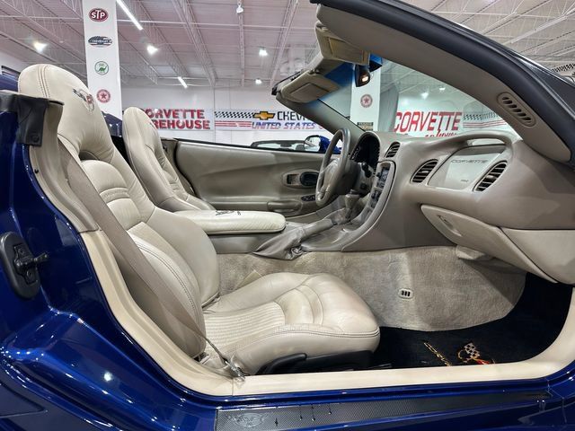 Used 2004 Chevrolet Corvette Convertible w/ Preferred Equipment Group RWD image 10
