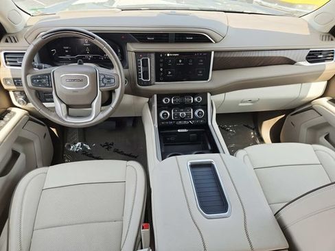 Used 2024 GMC Yukon XL Denali w/ Advanced Technology Package AWD/4WD image 7