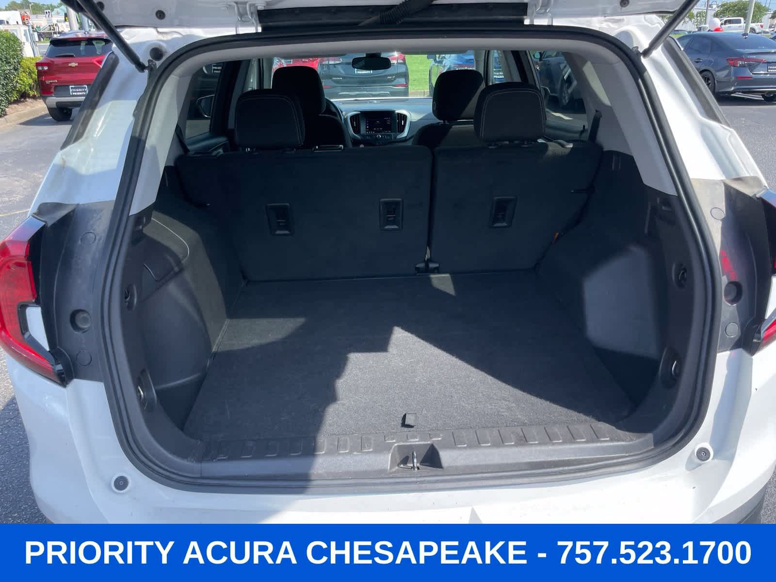 Used 2024 GMC Terrain SLE AWD/4WD image 23