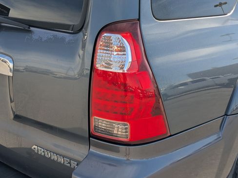 Used 2007 Toyota 4Runner SR5 image 11