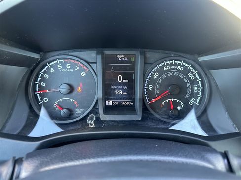 Used 2018 Toyota Tacoma SR image 15