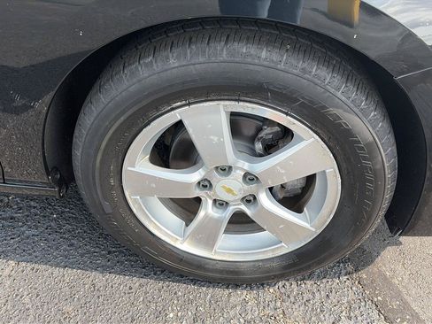 Used 2017 Chevrolet Cruze LS FWD image 31