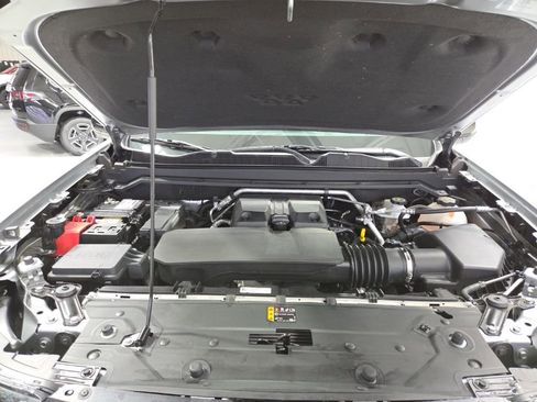 Used 2024 Chevrolet Colorado Z71 w/ Z71 Convenience Package 2 image 44