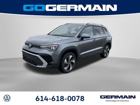 Used 2025 Volkswagen Taos SE w/ Panoramic Sunroof Package AWD/4WD image 1