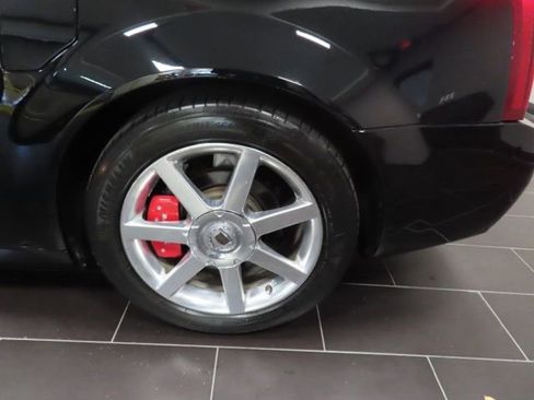Used 2006 Cadillac XLR image 23