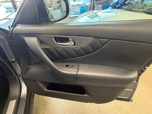 Used 2016 INFINITI QX70 2WD w/ Premium Package image 35