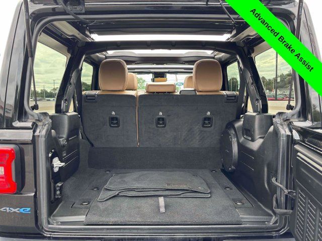 Used 2022 Jeep Wrangler Unlimited Rubicon 4xe w/ Cold Weather Group AWD/4WD image 37
