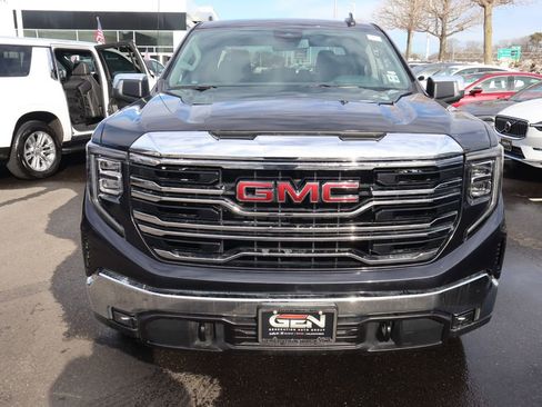 Used 2025 GMC Sierra 1500 SLT AWD/4WD image 3